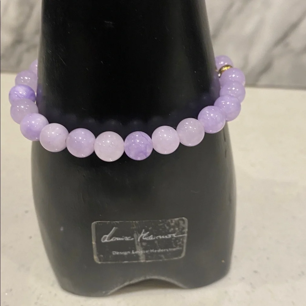 Lavender Agate Beaded Bracelet with sparkly Gold Accents - Picture 5 of 6